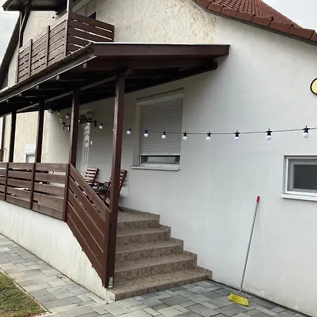 Dio Vendeghaz Апартаменты